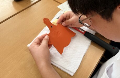 東大阪のものづくりキャリア教育｜レザークラフト体験教室 in2025